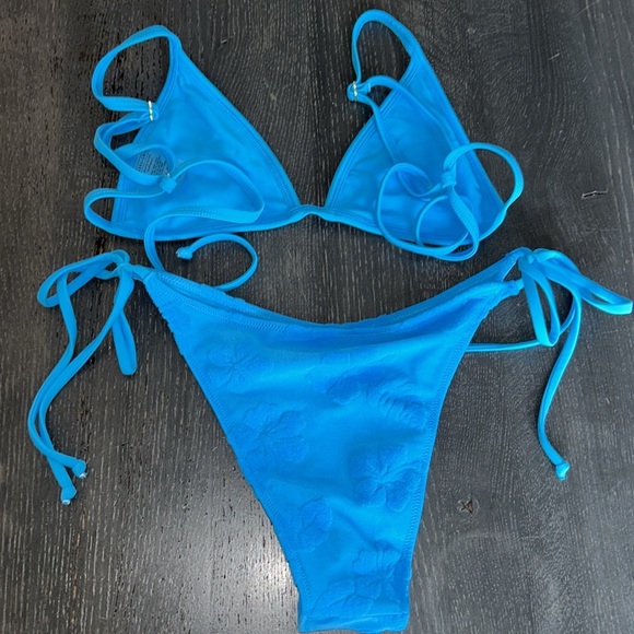 Koana Bikini Willow Top and Daria Botton in BLUE HIBISCUS TERRY - Picture 13 of 13